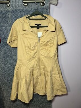 Beige Zip-Front Short Sleeve Dress